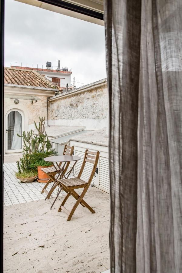 Villa Minimalist Stone